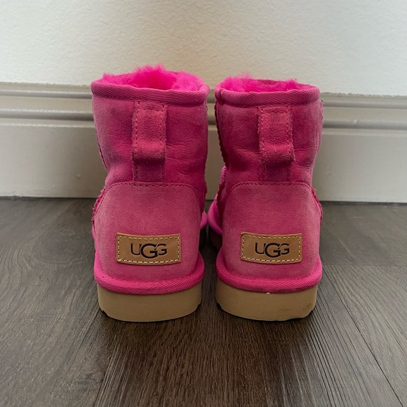 UGG Classic Mini II Boot - Picture 4 of 7